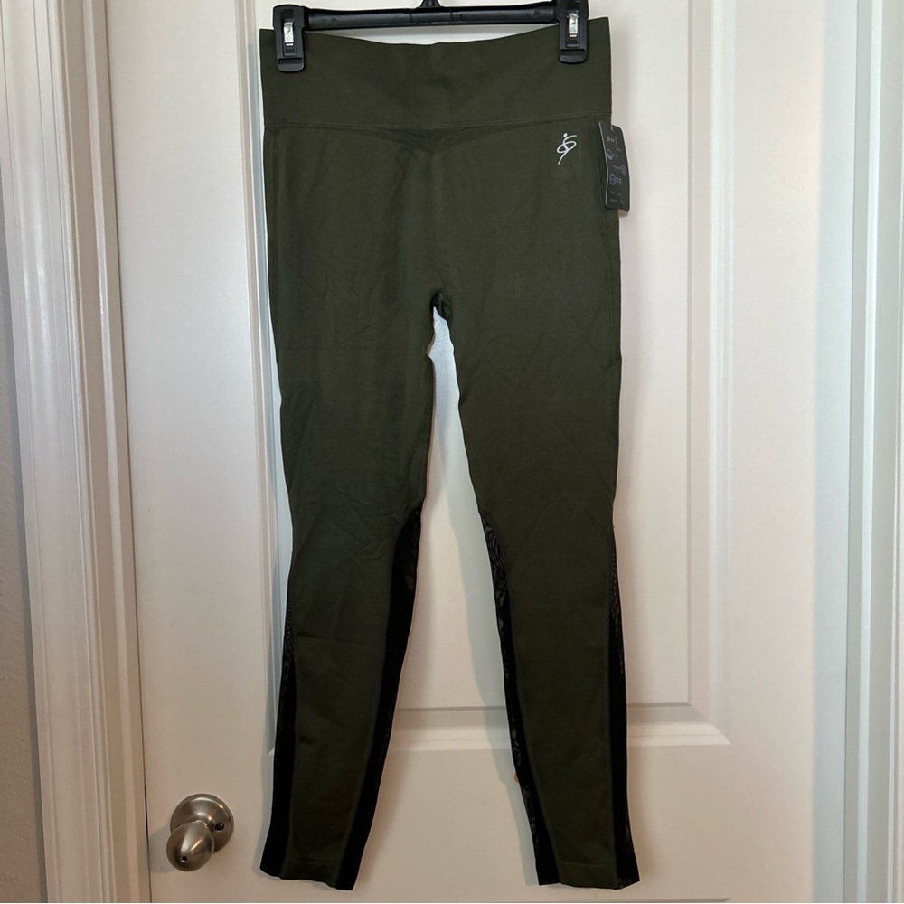 O To 5 NWT Active Leggings Size L/XL Seamless Waistband Green/Black